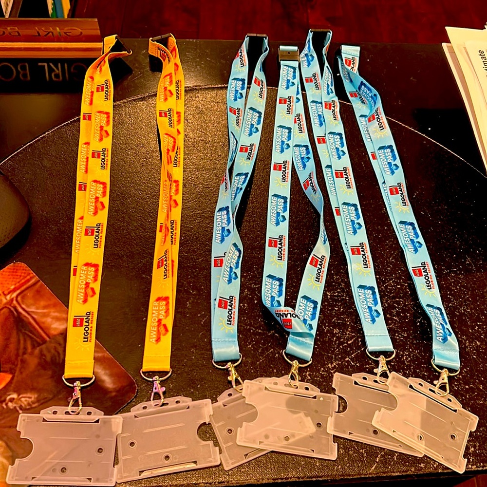 Lot of 6 Legoland Florida Resort Yellow Blue Lanyards…make me offer
